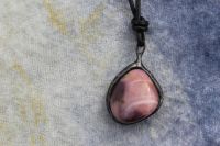 Růžovo-fialový jaspis - cínovaný šperk
